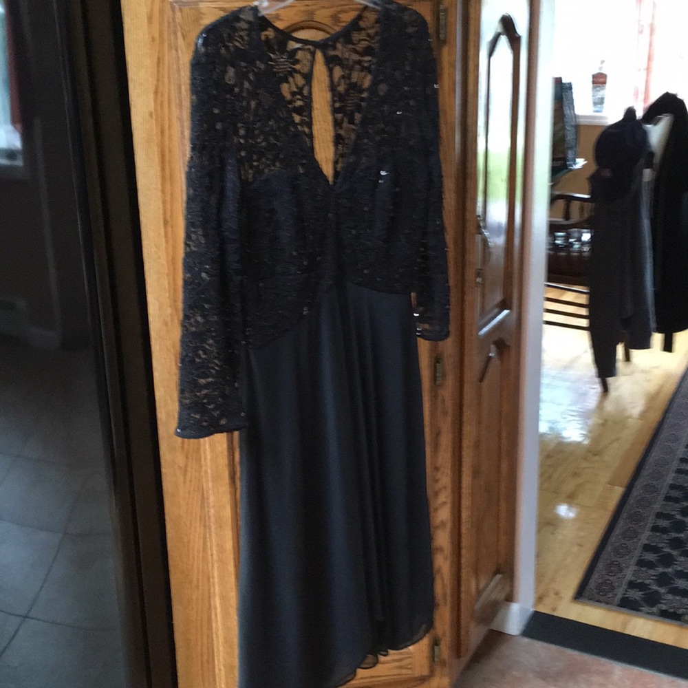 Alex Black evening dress - Picture 2 of 8